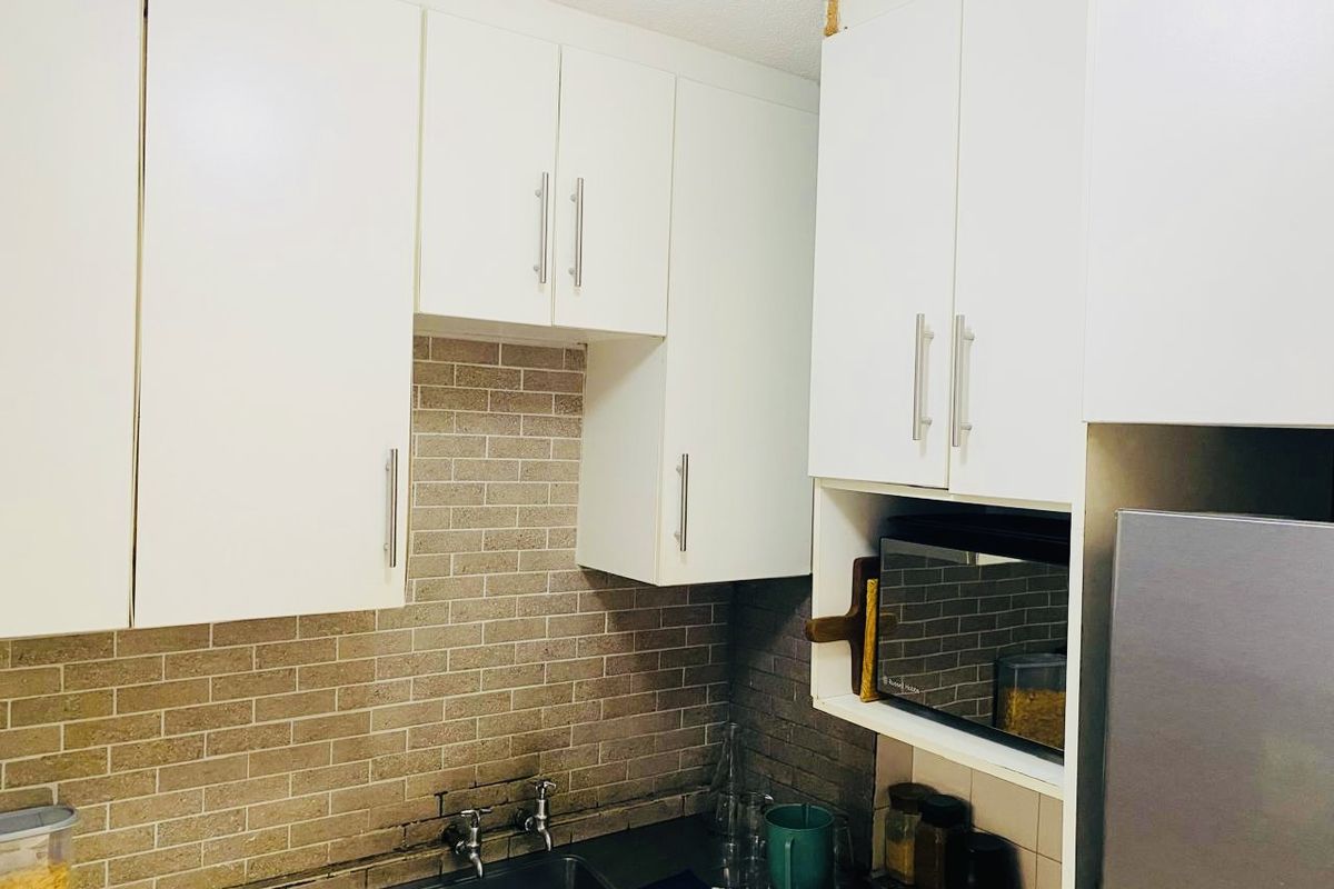 Charming 2-Bedroom Apartment in Morningside – Secure, Well Maintained & Perfect for First-Time Buyer - Photo 3