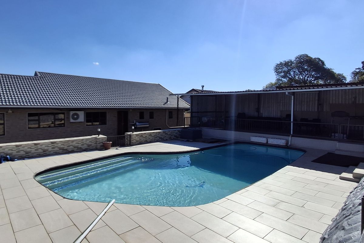 Charming Family home - Photo 3