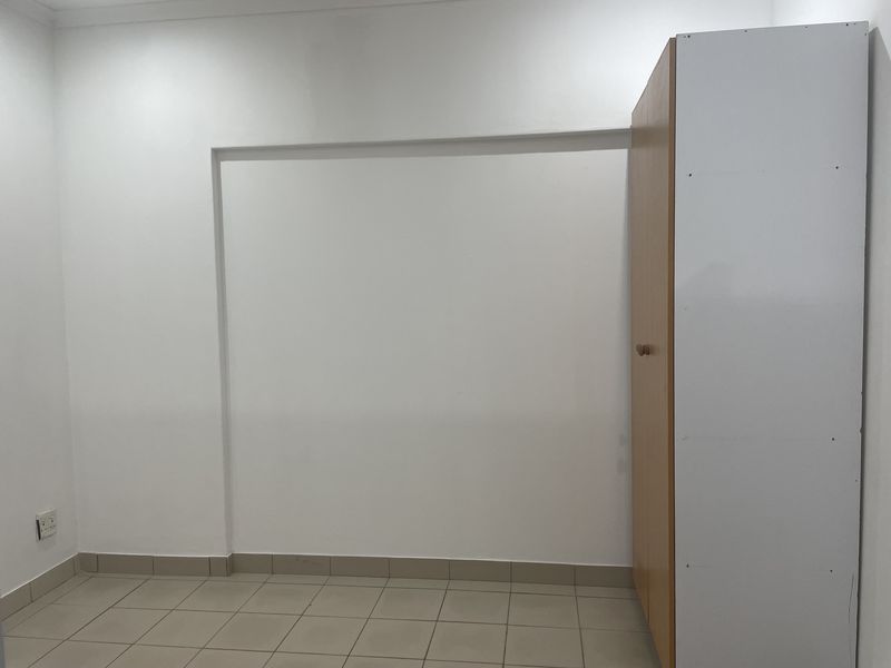 Three Bedroom Unit in Sought after Area - Photo 7