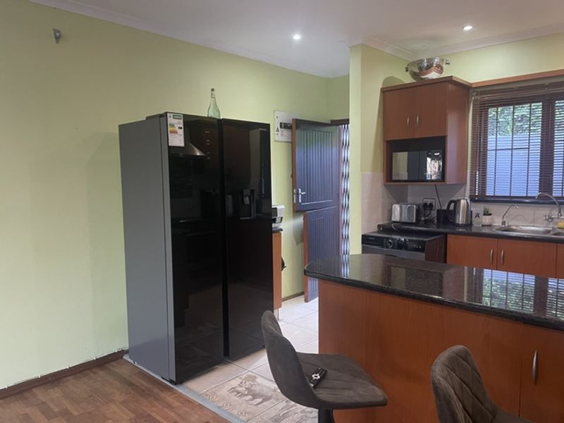 Neat Two Bedroom Apartment in The Wolds - Photo 10