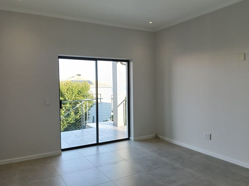 3 Bedroomed home with a one bedroomed flat to rent in Onrus Hermanus - Photo 9