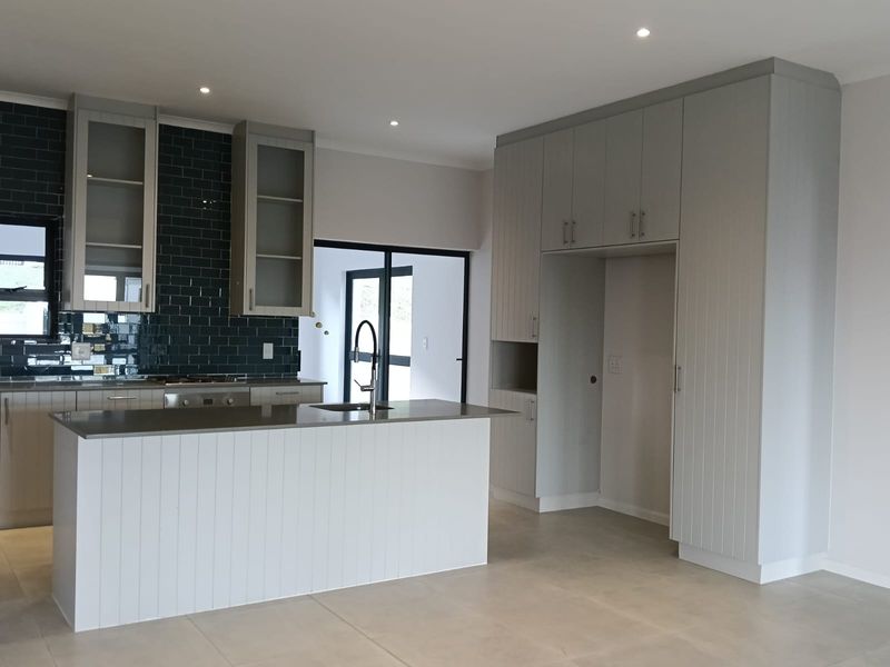 3 Bedroomed home with a one bedroomed flat to rent in Onrus Hermanus - Photo 8