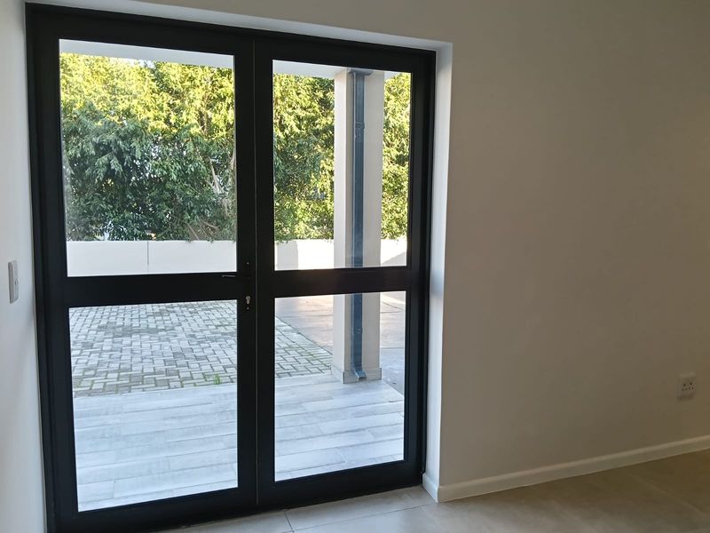 3 Bedroomed home with a one bedroomed flat to rent in Onrus Hermanus - Photo 7