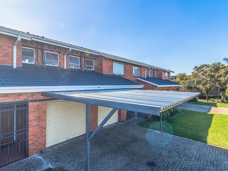 Beautiful & Spacious Face Brick Duplex in Sought-After Location - Photo 5