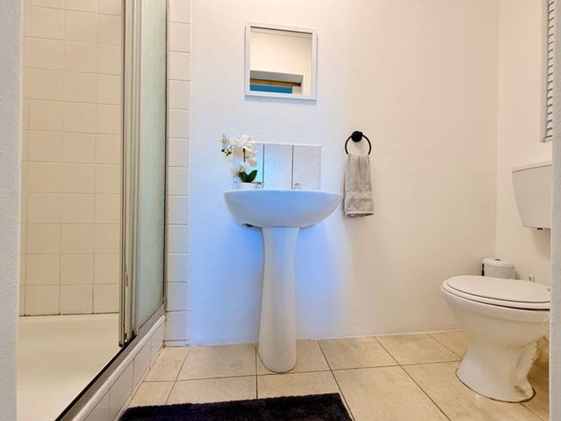 One Bedroom apartment with separate entrance and outside area - Photo 8