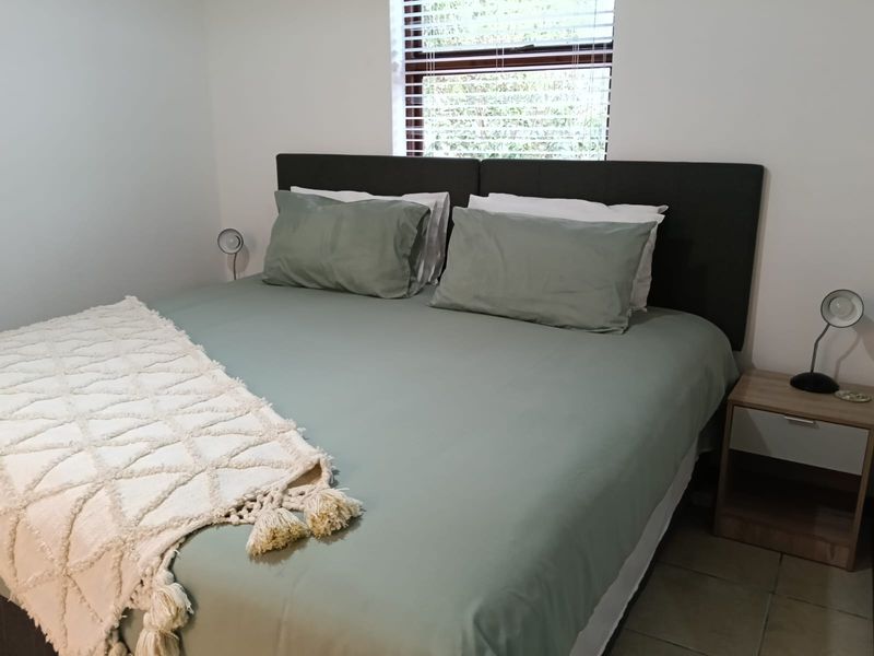 One Bedroom apartment with separate entrance and outside area - Photo 7