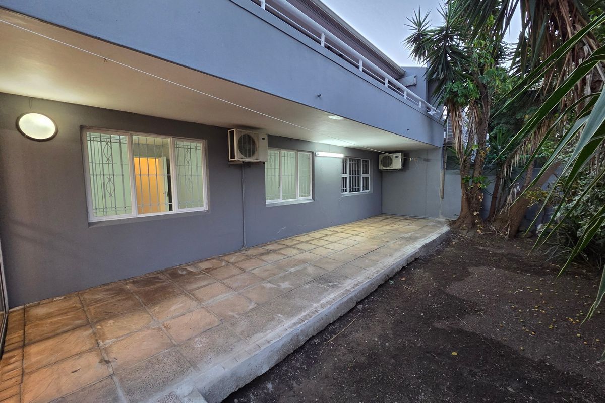 Elegant and Modern Duplex in Umgeni Park! - Photo 3