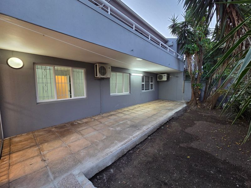 Elegant and Modern Duplex in Umgeni Park! - Photo 3