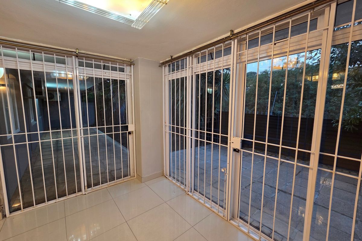 Elegant and Modern Duplex in Umgeni Park! - Photo 5