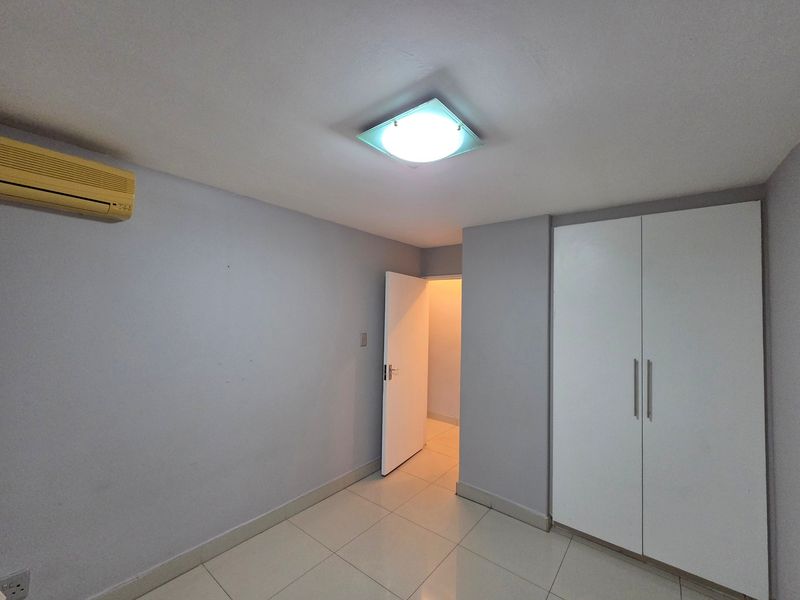Elegant and Modern Duplex in Umgeni Park! - Photo 10