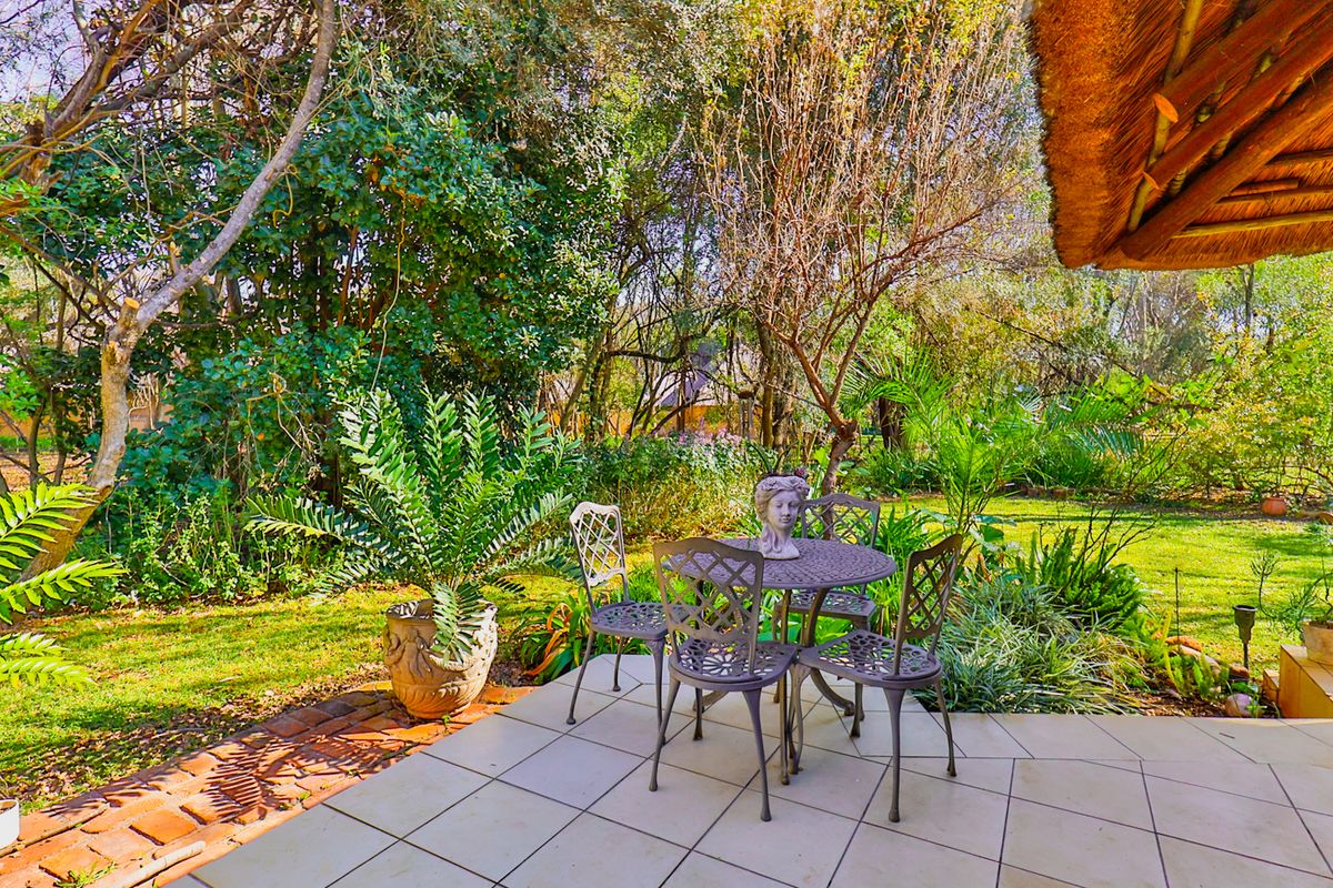 Spacious Family Home on tranquil surrpoundings! - Photo 3