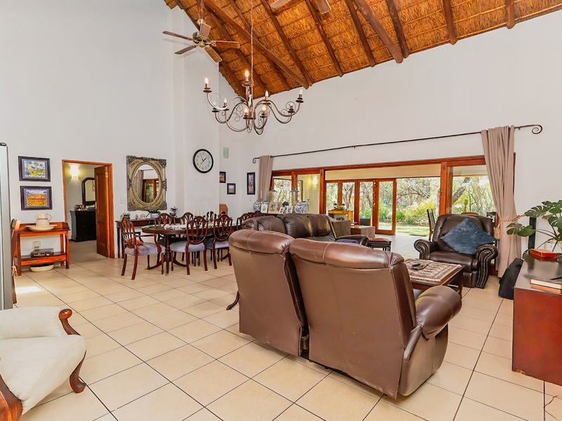 Spacious Family Home on tranquil surrpoundings! - Photo 6