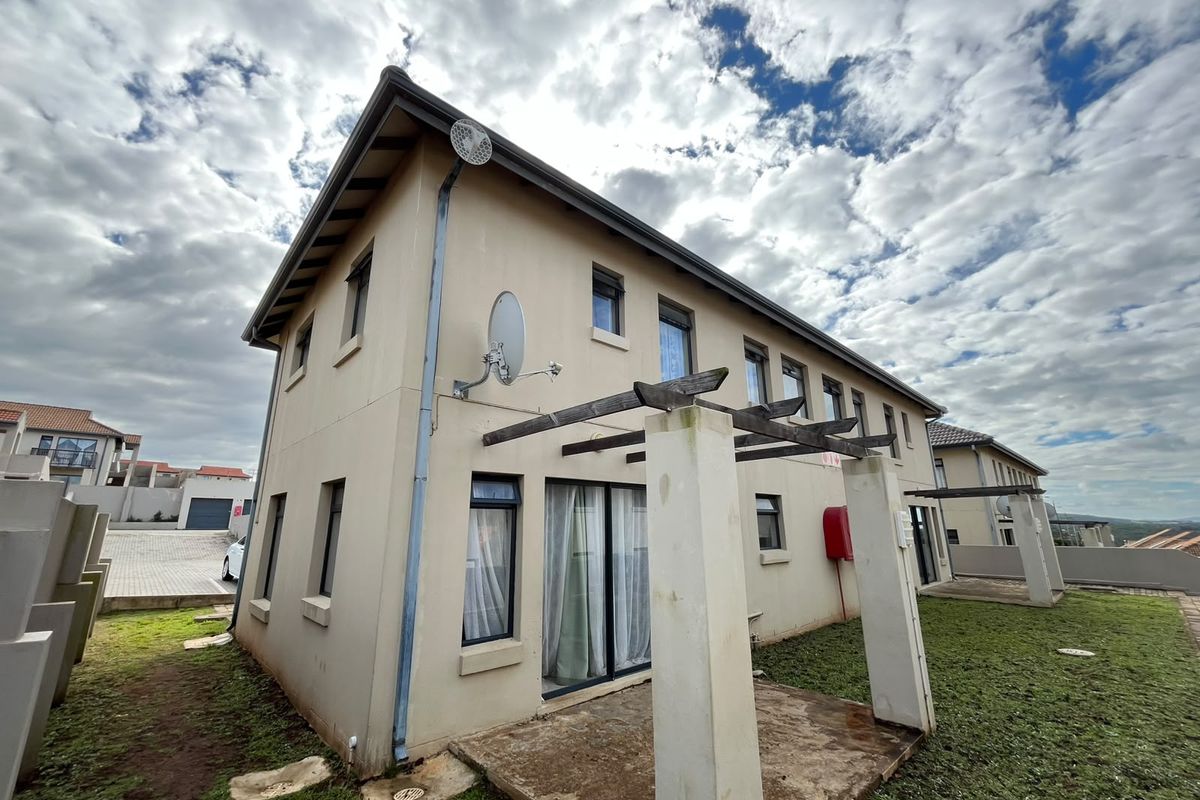 Upmarket townhouse at Kidd's Beach - Photo 2