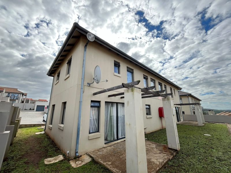 Upmarket townhouse at Kidd's Beach - Photo 2