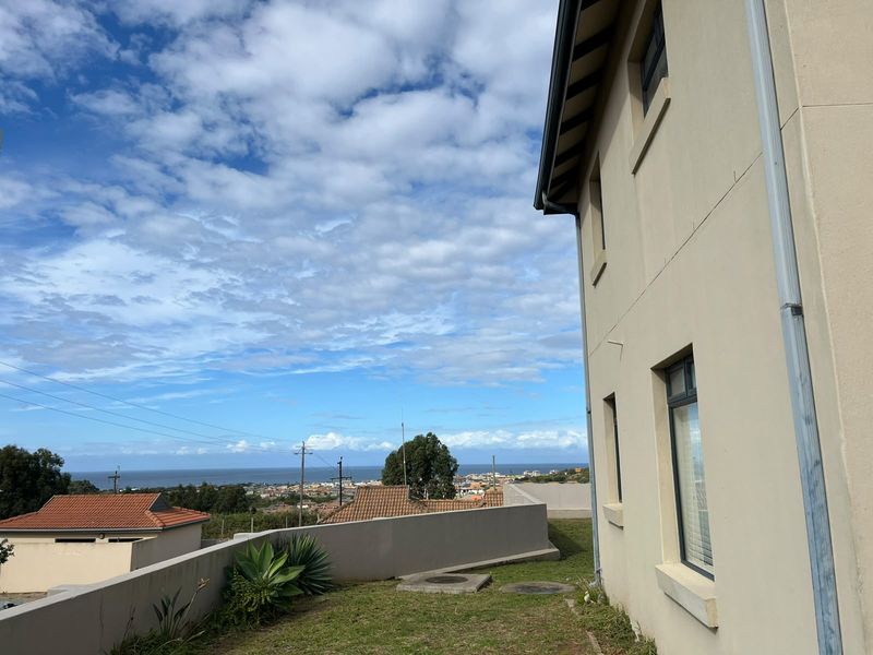 Upmarket townhouse at Kidd's Beach - Photo 10
