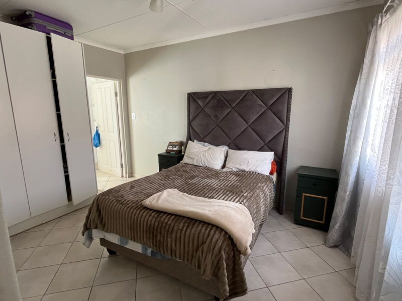 Upmarket townhouse at Kidd's Beach - Photo 9