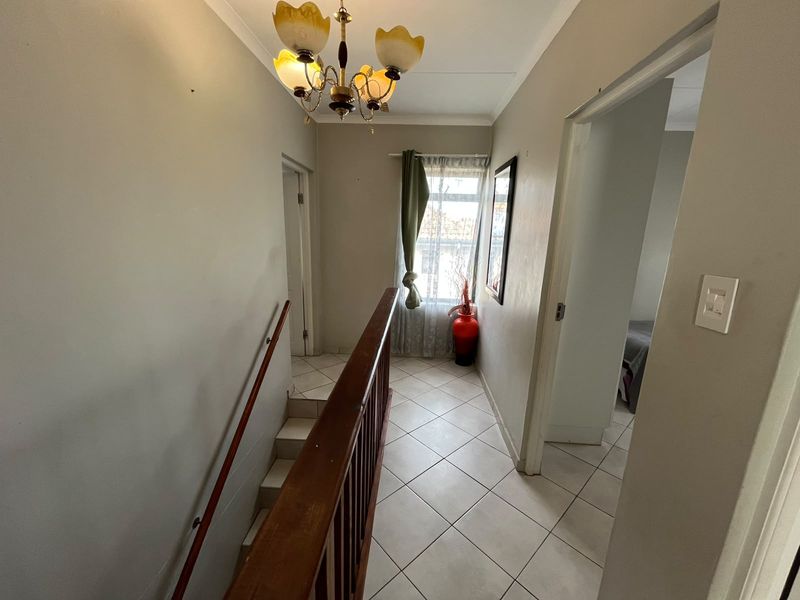 Upmarket townhouse at Kidd's Beach - Photo 8
