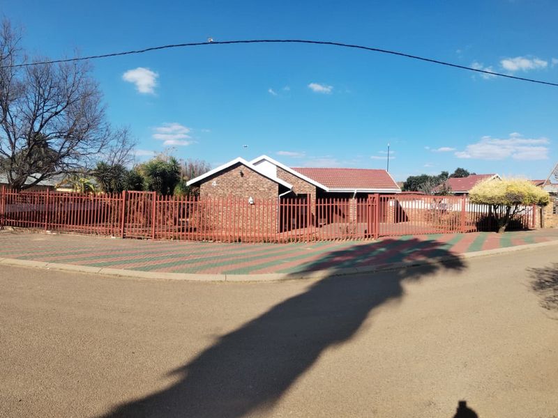 House Rental Monthly In Potchefstroom - Photo 2