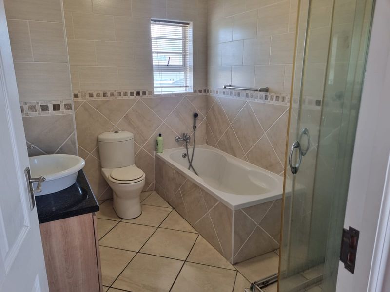Spacious Family Home to Rent - Photo 3
