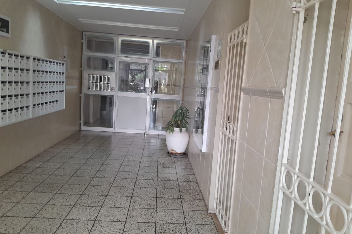 Apartment For Sale In Durban - Photo 2