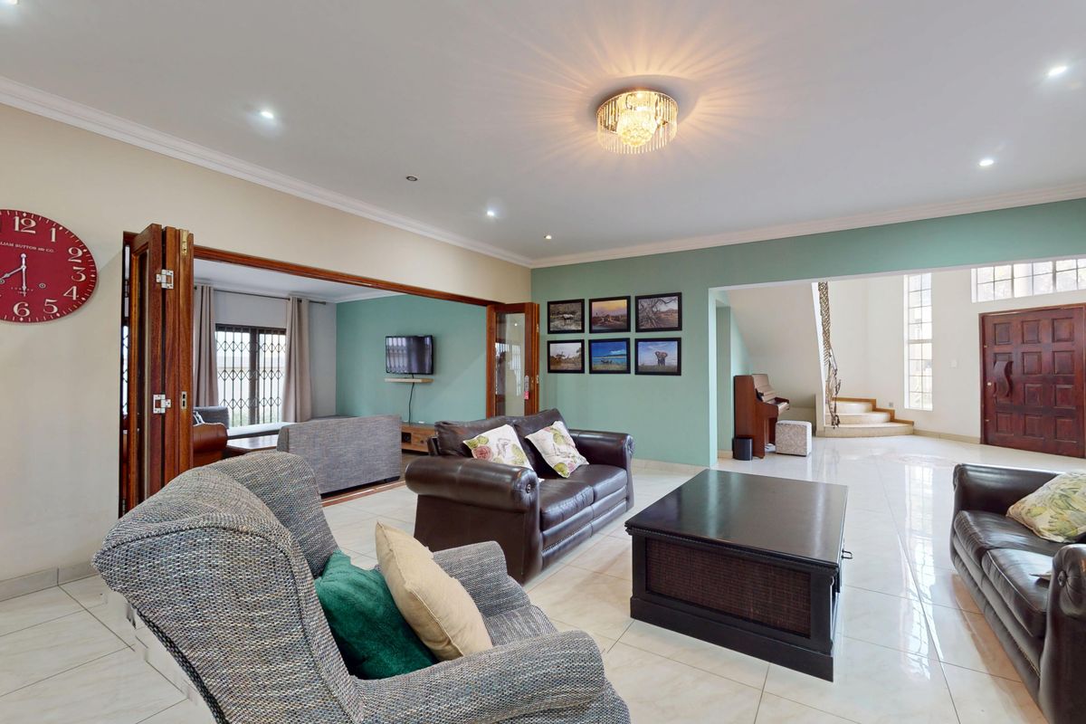 Starting to bid from R3,799,000! Non-Distressed Live Luxury Auction! - Photo 5