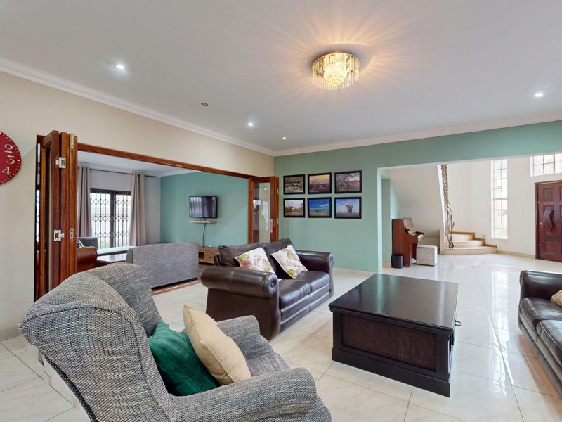 Starting to bid from R3,799,000! Non-Distressed Live Luxury Auction! - Photo 5