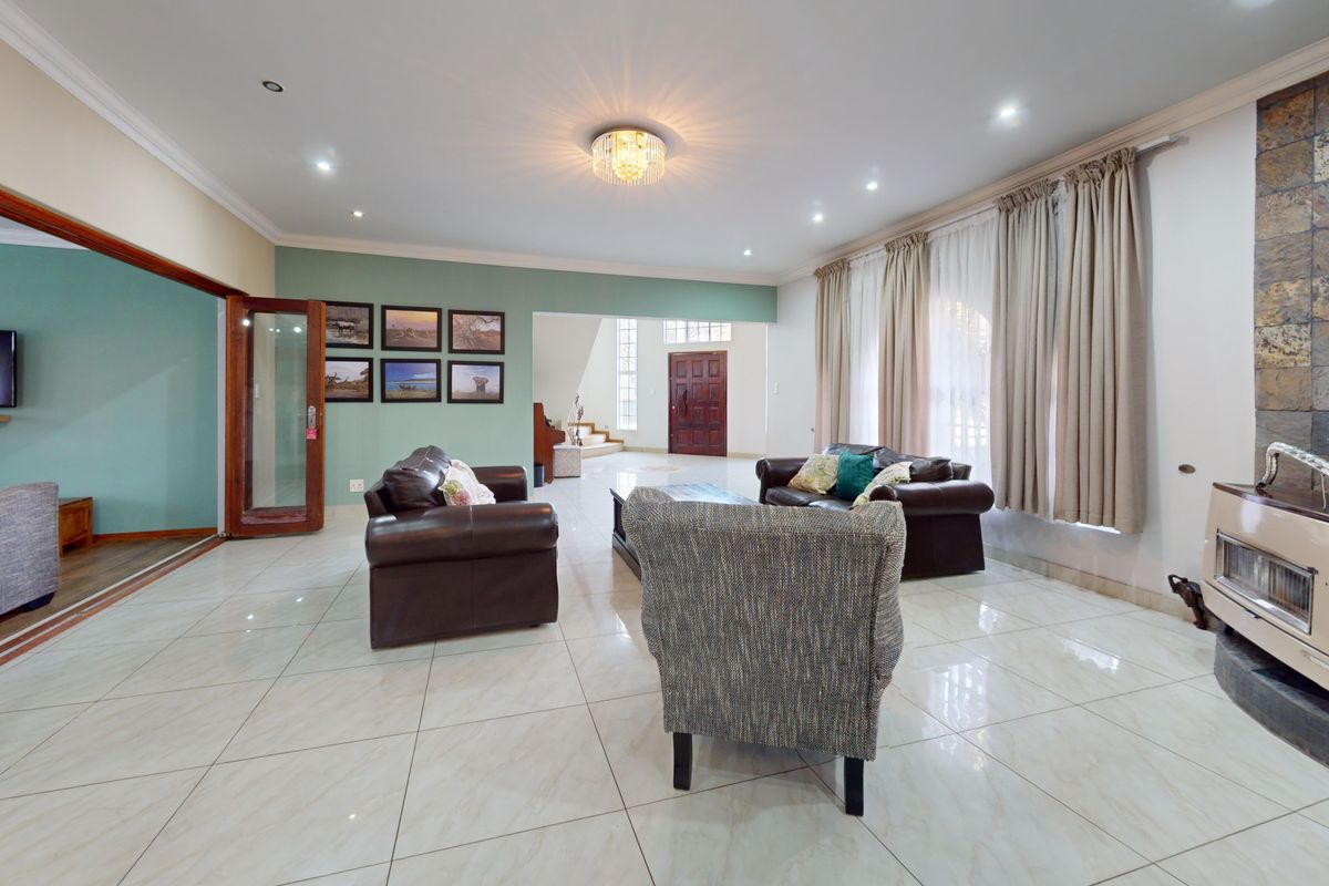 Starting to bid from R3,799,000! Non-Distressed Live Luxury Auction! - Photo 4