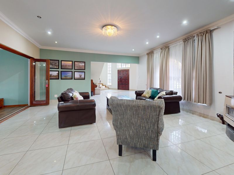 Starting to bid from R3,799,000! Non-Distressed Live Luxury Auction! - Photo 4
