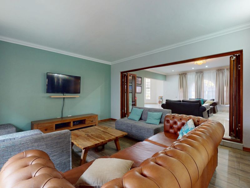 Starting to bid from R3,799,000! Non-Distressed Live Luxury Auction! - Photo 8