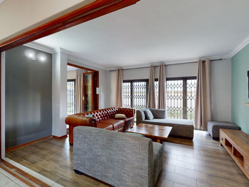 Starting to bid from R3,799,000! Non-Distressed Live Luxury Auction! - Photo 6