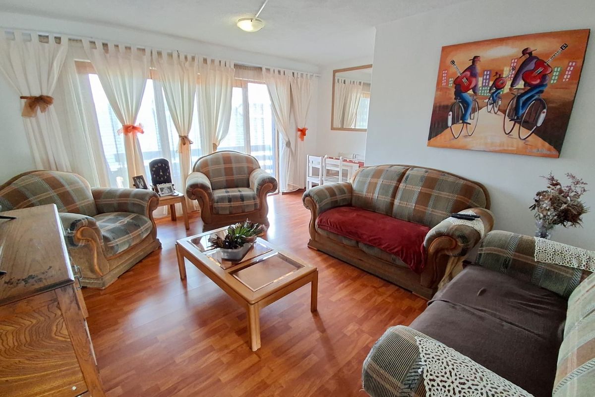 Secure & Spacious Lock-Up-and-Go 2 Bedroom Townhouse – Ideal Starter or Downsizer Home - Photo 2