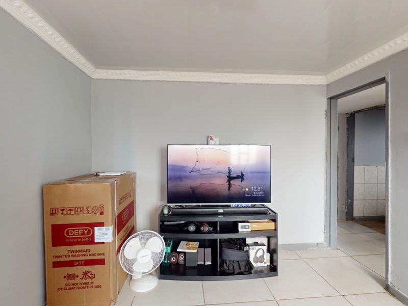 EXCLUSIVE MANDATE ON  A BEAUTIFUL 2-Bedroom Freehold Home in a Sought-After Area - Photo 10