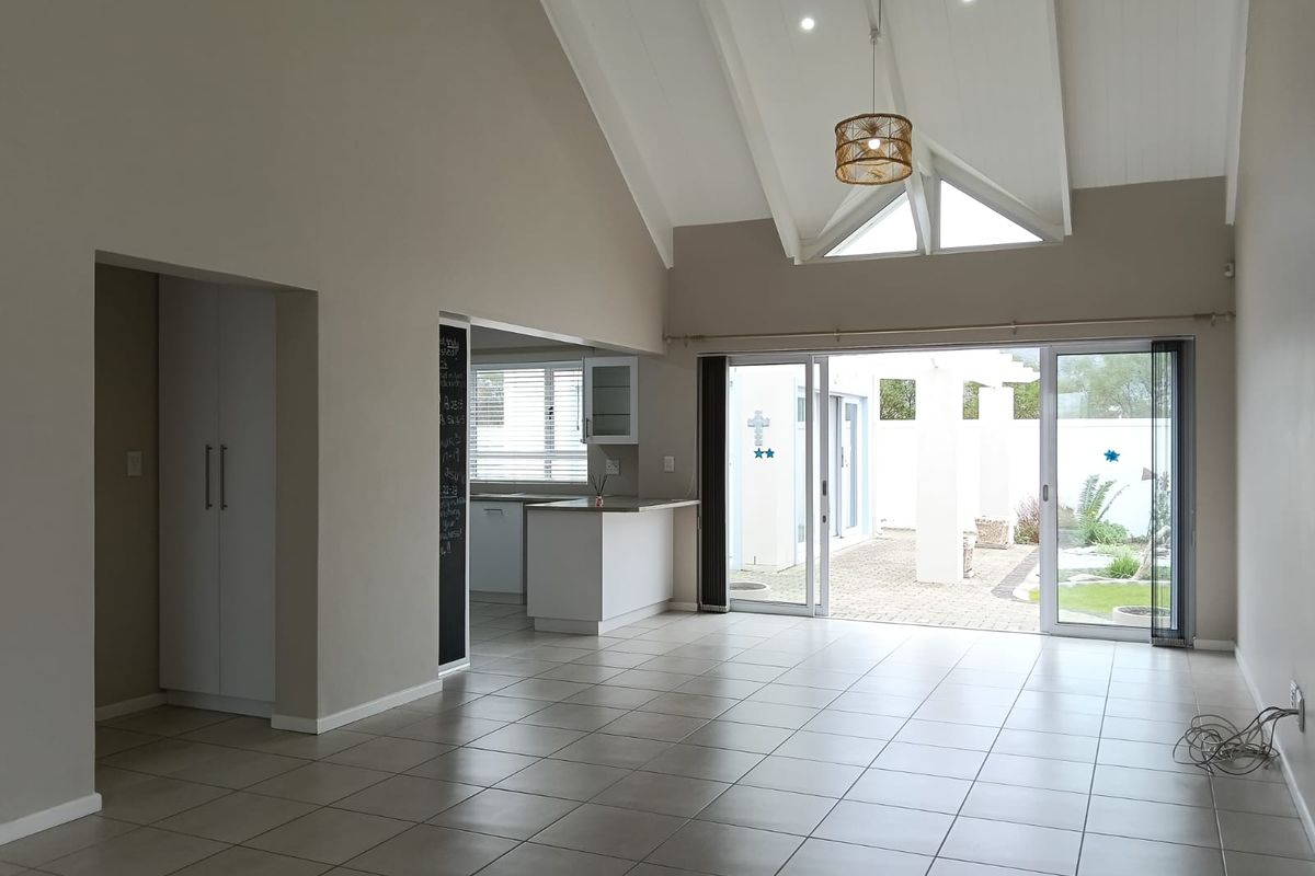 3 Bedroom house up for rent in Sandbaai, Hermanus - Photo 4