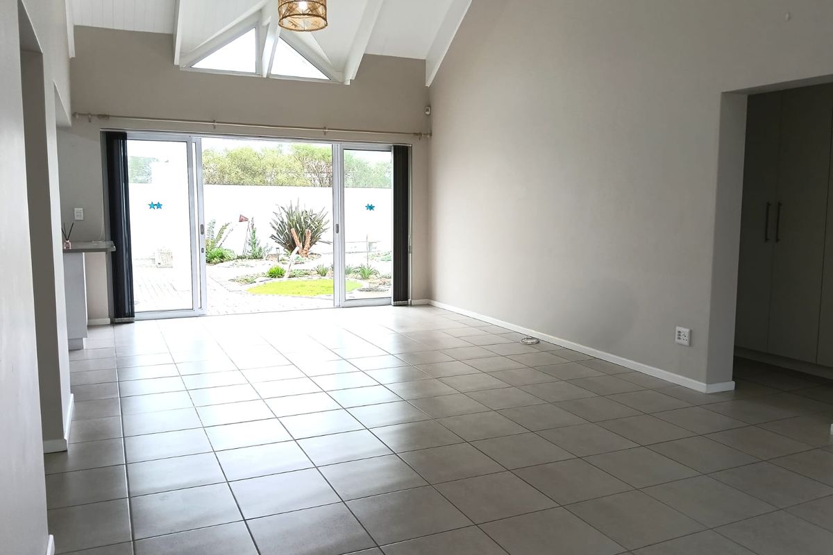 3 Bedroom house up for rent in Sandbaai, Hermanus - Photo 5