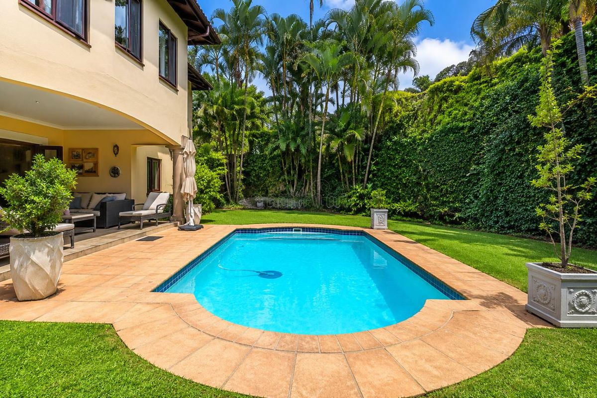 LUXURY , LOCATION & LIFESTYLE - KINGS AVENUE WESTVILLE - Photo 2