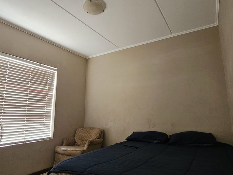 2 bedroom ground floor unit FOR SALE! - Photo 5