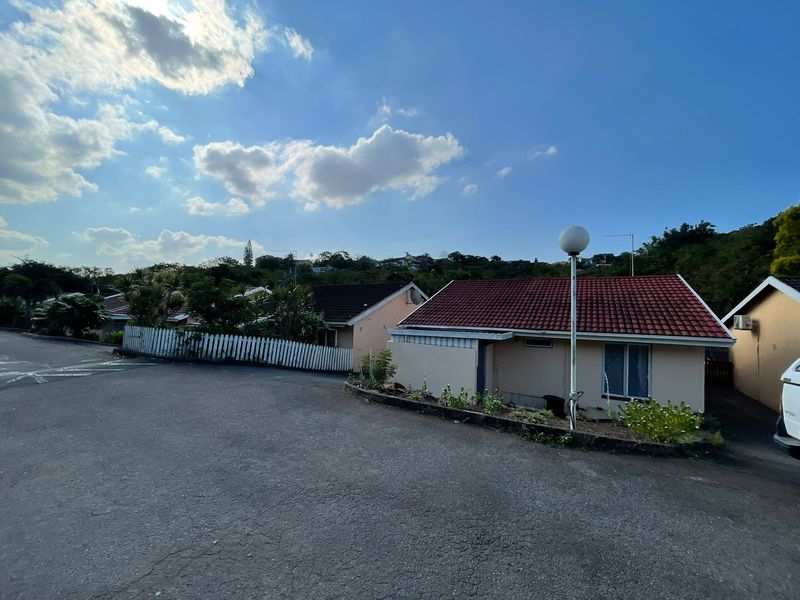 Secure  2 Bedroom Townhouse in Sherwood - Photo 4