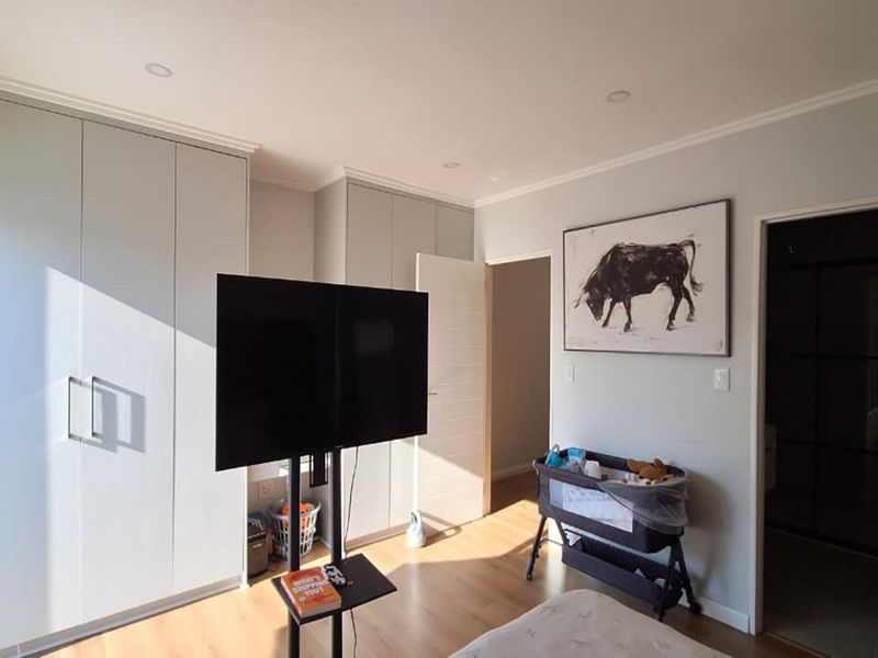 Elegant Double-Storey 2-Bedroom Home for Sale | Craighall | Bank Assisted - Photo 8