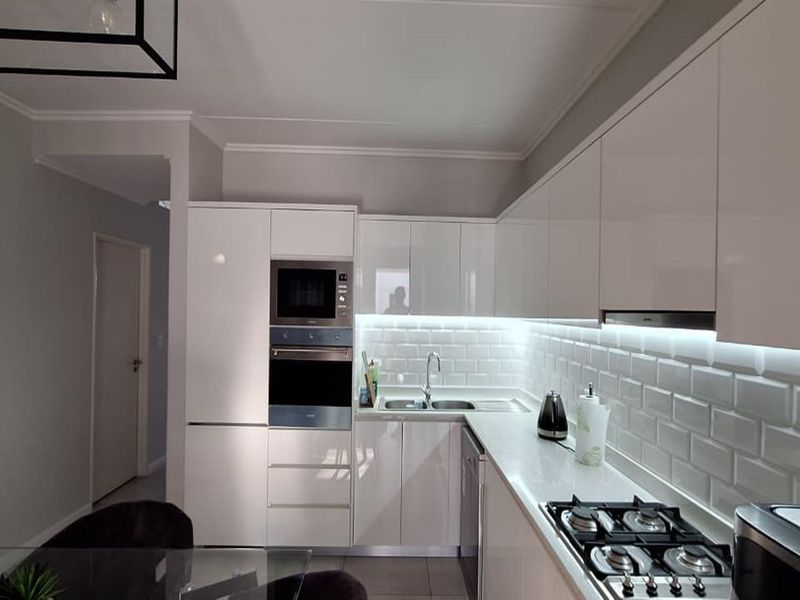 Elegant Double-Storey 2-Bedroom Home for Sale | Craighall | Bank Assisted - Photo 4