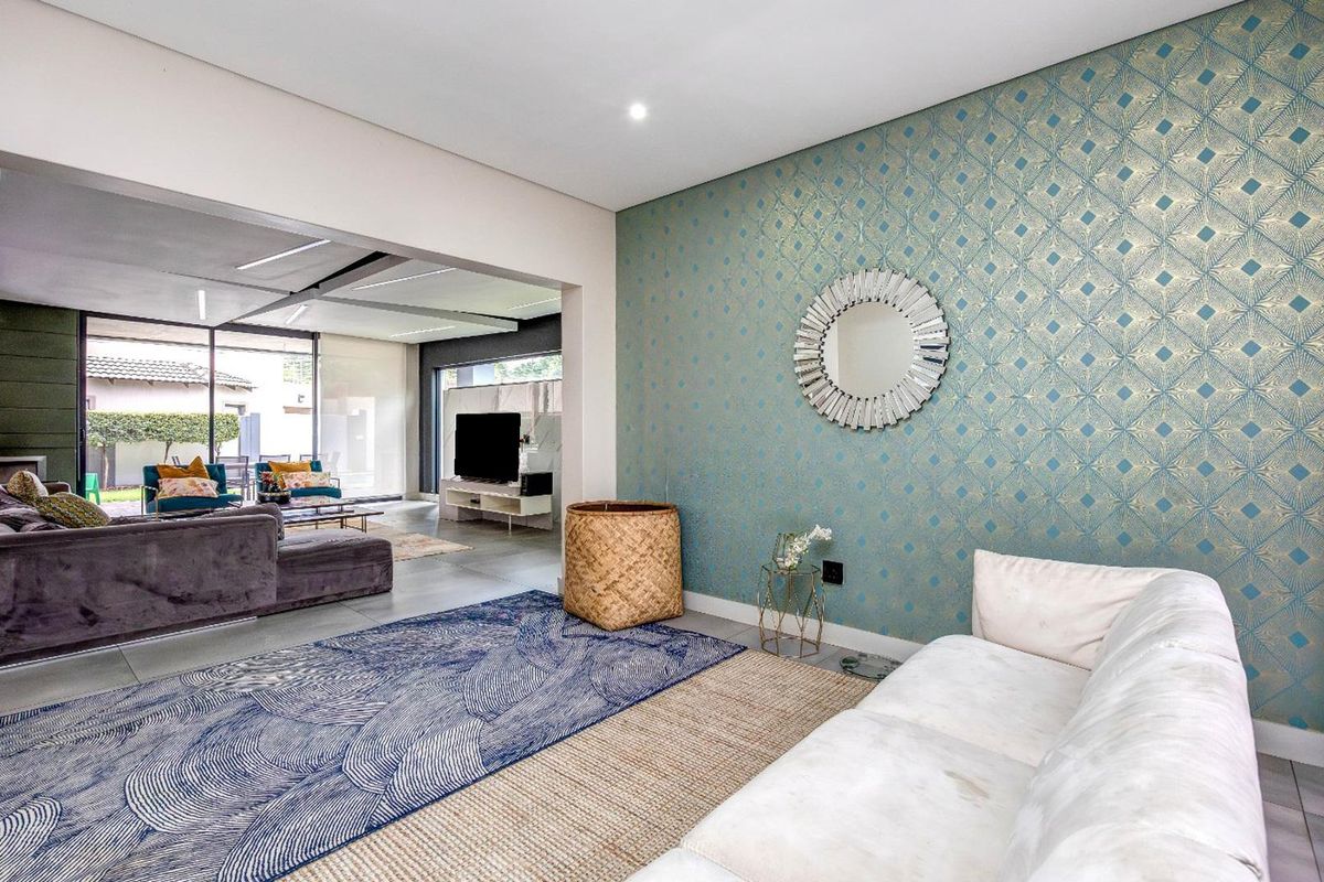 Luxurious Double-Storey 4-Bedroom Family Home for Sale in Cedar Creek Estate - Photo 4