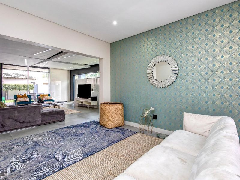Luxurious Double-Storey 4-Bedroom Family Home for Sale in Cedar Creek Estate - Photo 4