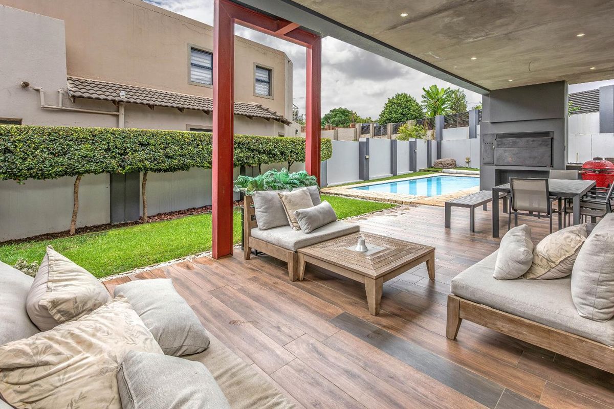 Luxurious Double-Storey 4-Bedroom Family Home for Sale in Cedar Creek Estate - Photo 2