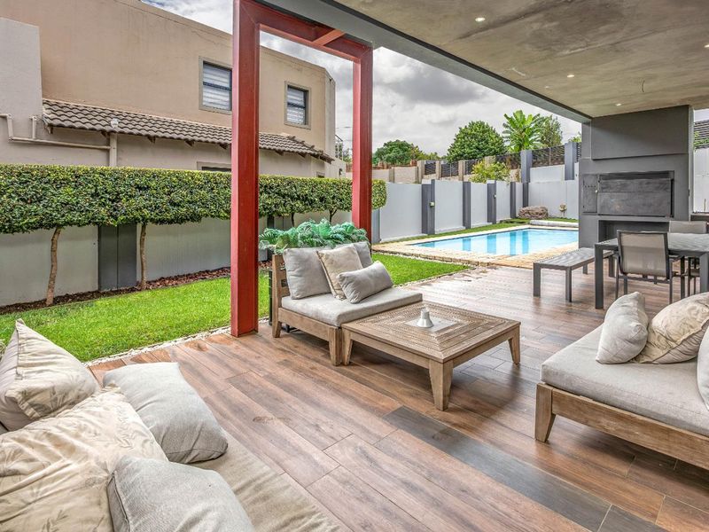 Luxurious Double-Storey 4-Bedroom Family Home for Sale in Cedar Creek Estate - Photo 2