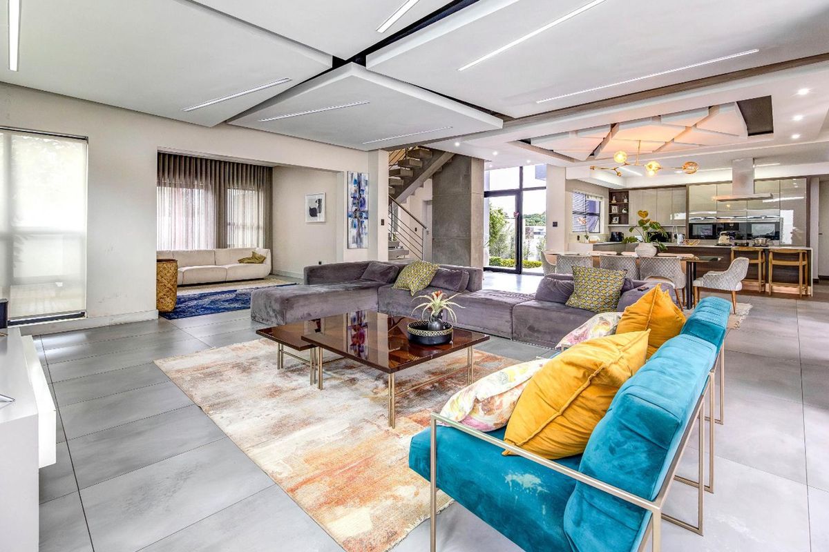 Luxurious Double-Storey 4-Bedroom Family Home for Sale in Cedar Creek Estate - Photo 5