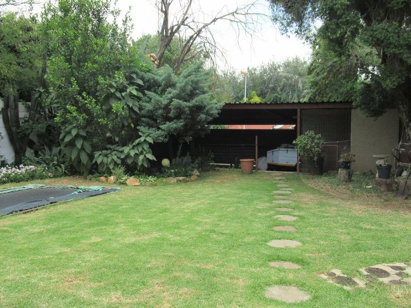Elegant 3-Bedroom Freehold Family Home for Sale | Randpark, Randburg - Photo 10