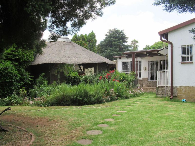 Elegant 3-Bedroom Freehold Family Home for Sale | Randpark, Randburg - Photo 9