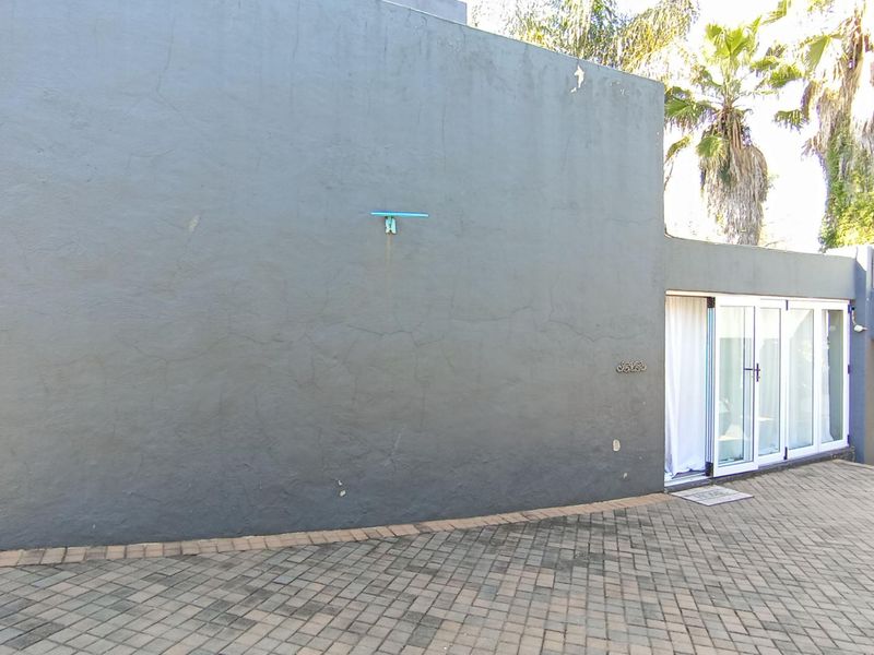 Spacious Double-Storey 4-Bedroom Family Home with Flatlet for Sale | Lyndhurst - Photo 7