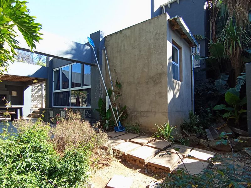 Spacious Double-Storey 4-Bedroom Family Home with Flatlet for Sale | Lyndhurst - Photo 4