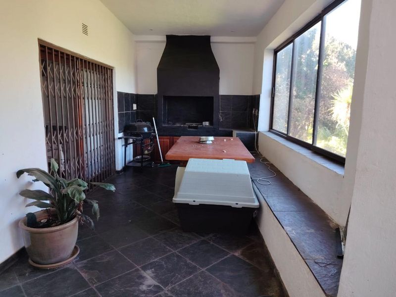 Luxury Double-Storey 4-Bedroom Freestanding Home with Flatlet | Northcliff, Randburg - Photo 4