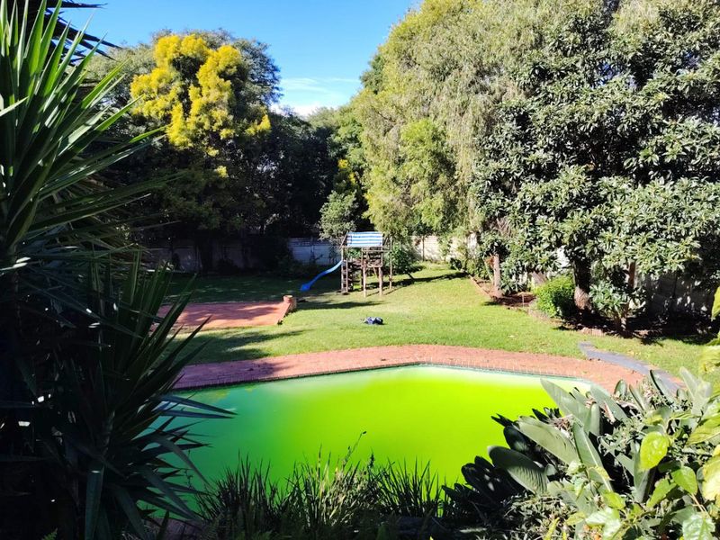 Luxury Double-Storey 4-Bedroom Freestanding Home with Flatlet | Northcliff, Randburg - Photo 6